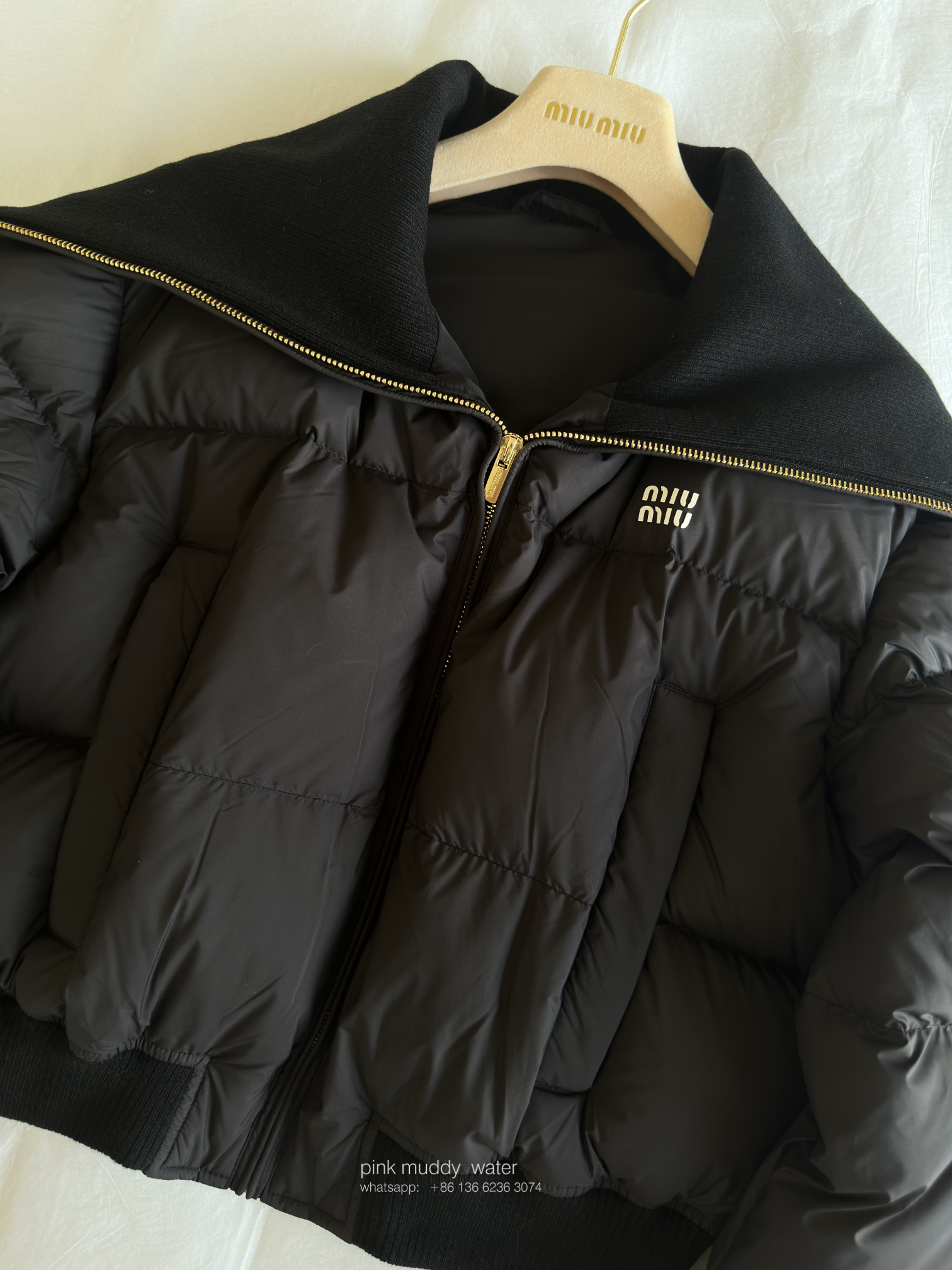 Short down jacket in functional fabric