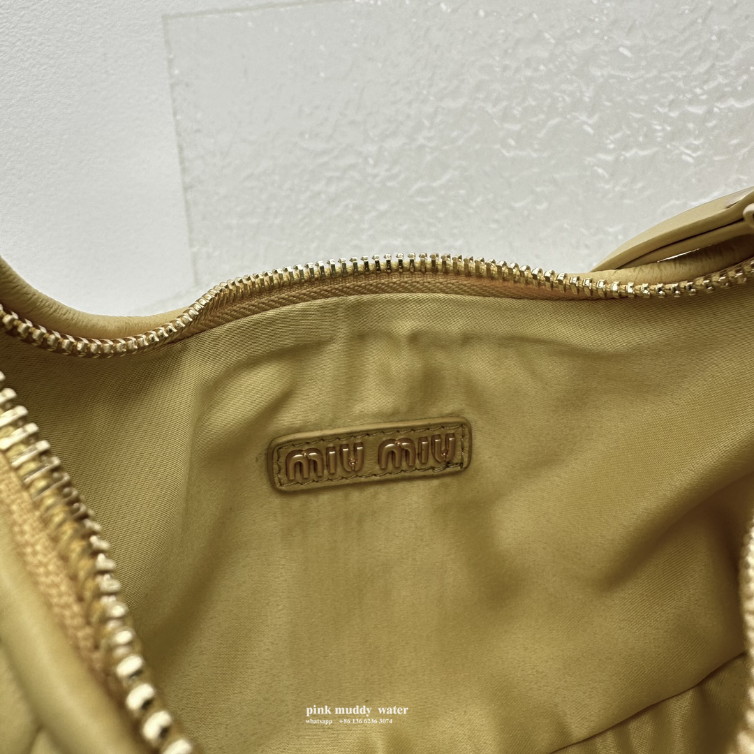 Wander Matelassé innovative monthly bag