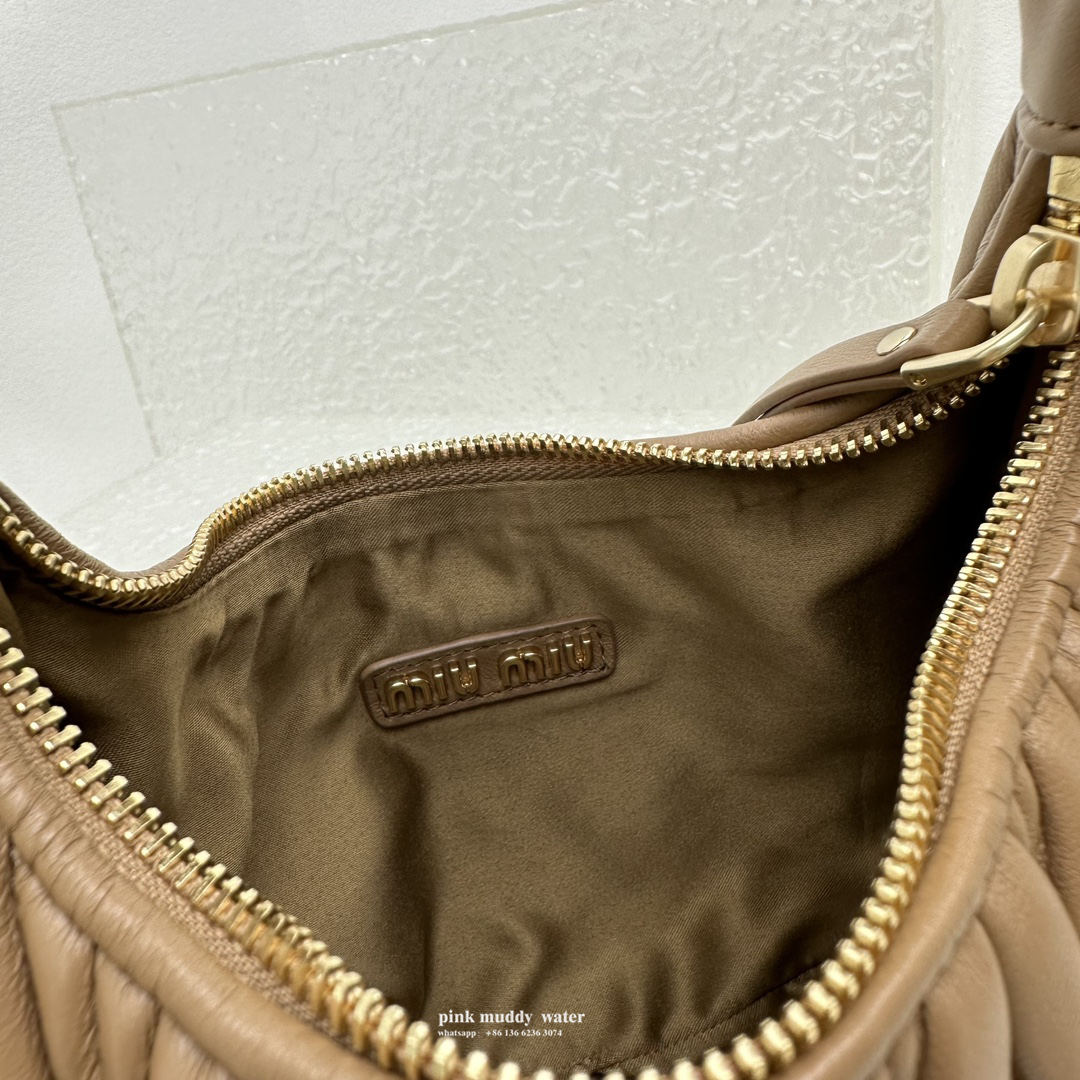 Wander Matelassé innovative monthly bag