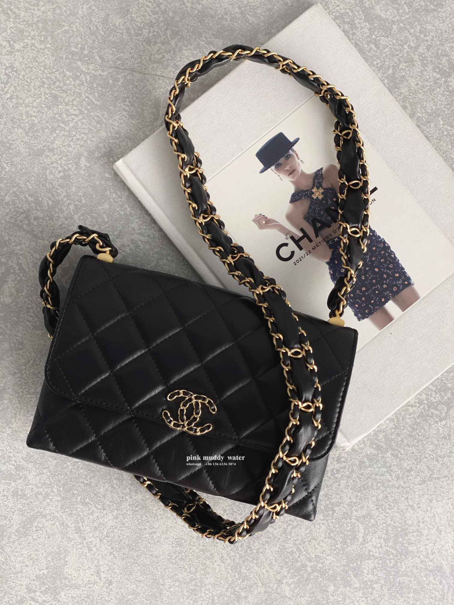 CHANEL 23K 19 Hobo Tofu Bag