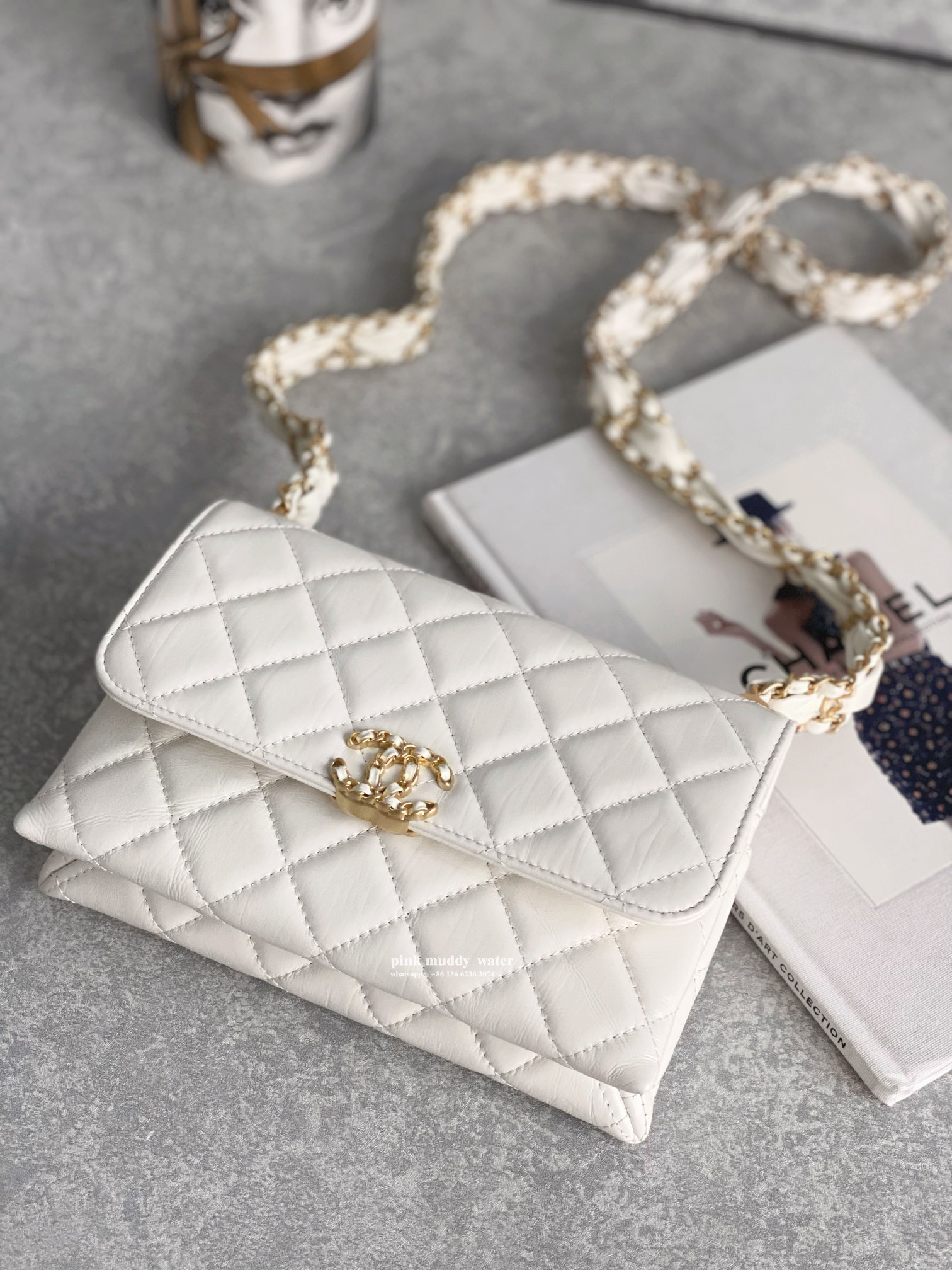 CHANEL 23K 19 Hobo Tofu Bag