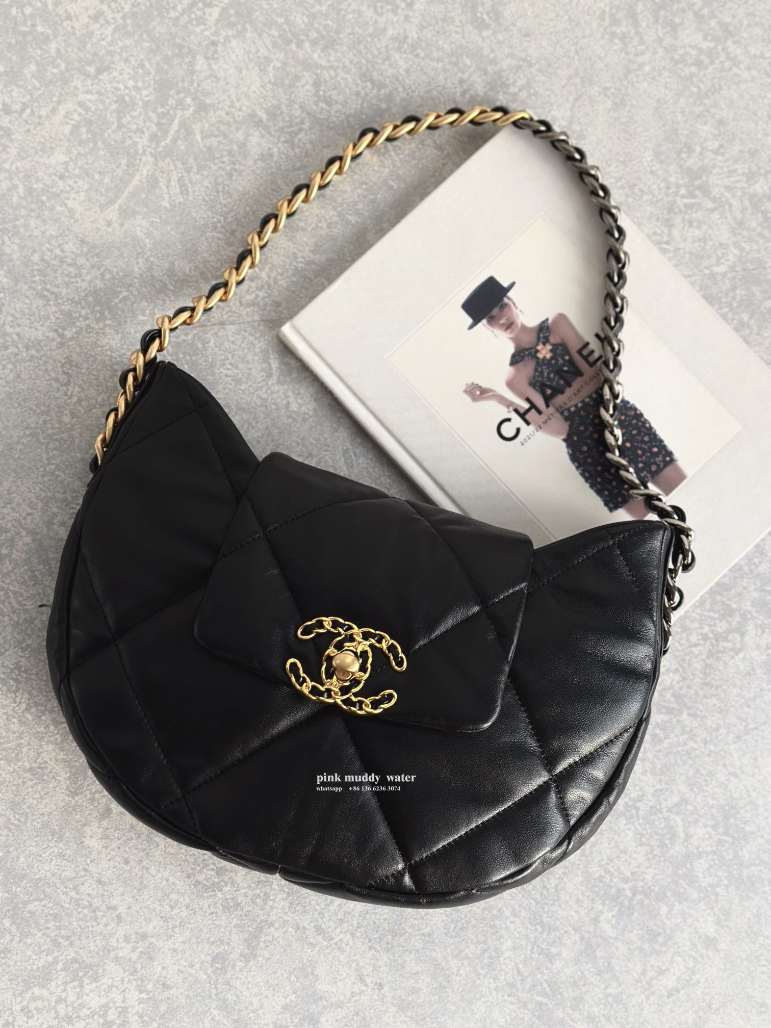 CHANEL19Bag 24C