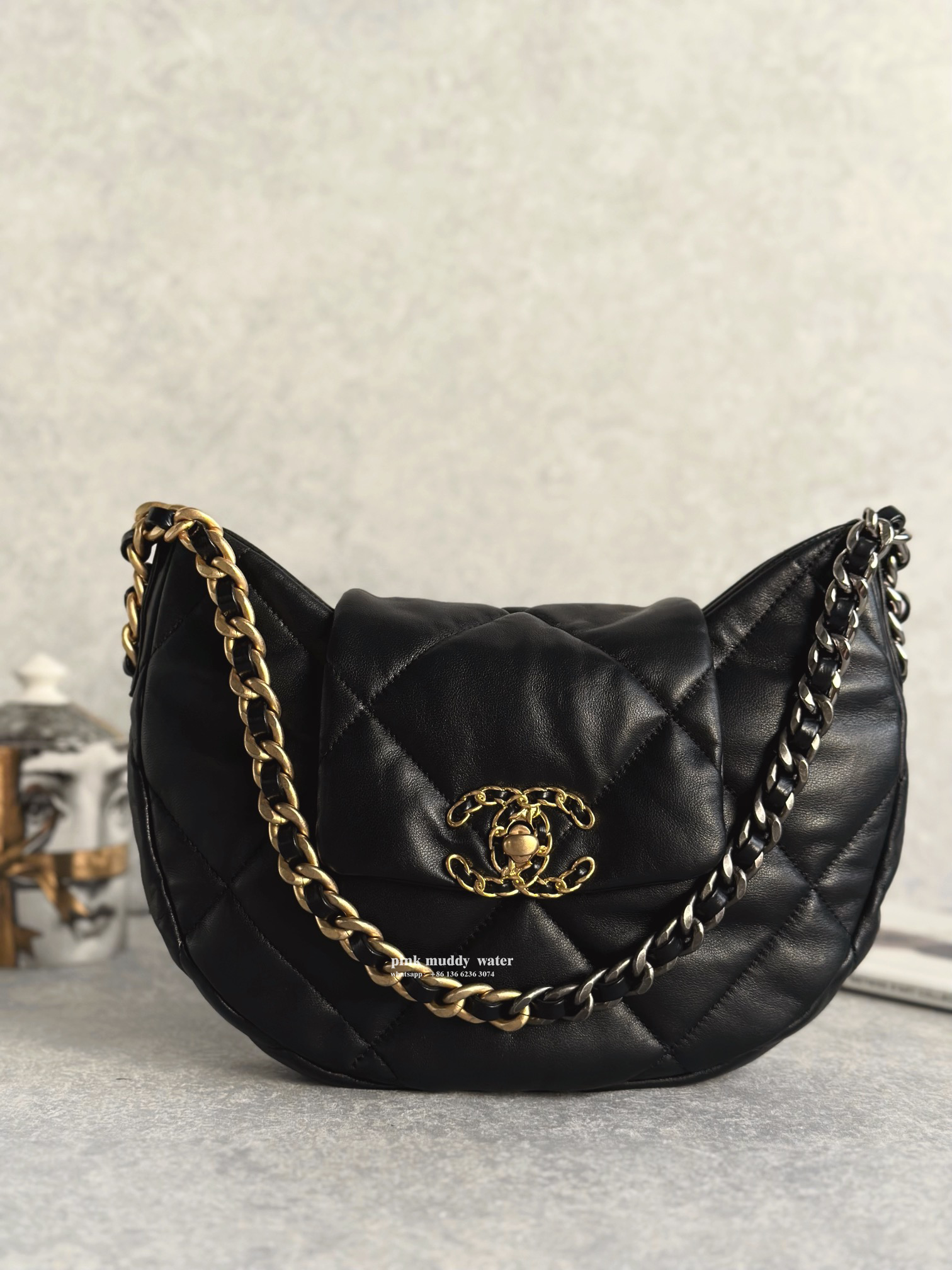 CHANEL19Bag 24C