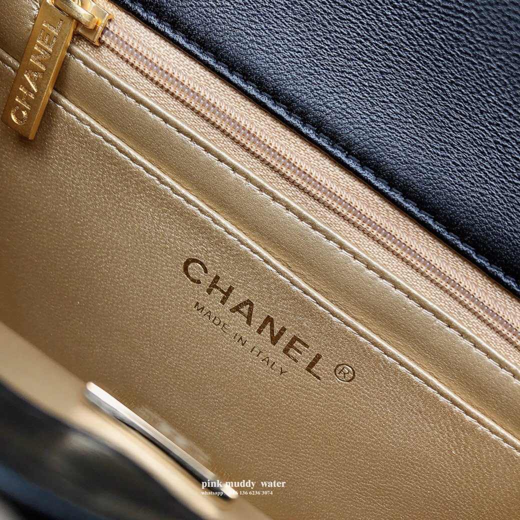 CHANEL 23K Crossbody Bag