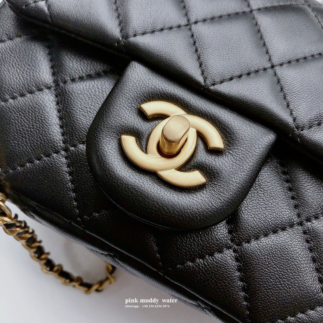 CHANEL 23K Crossbody Bag