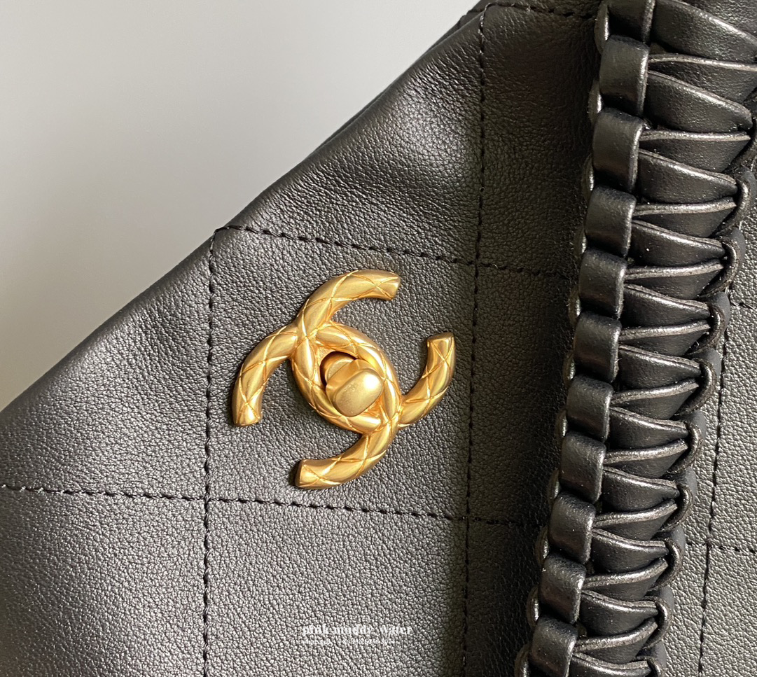 CHANEL 23A Hippie Bag