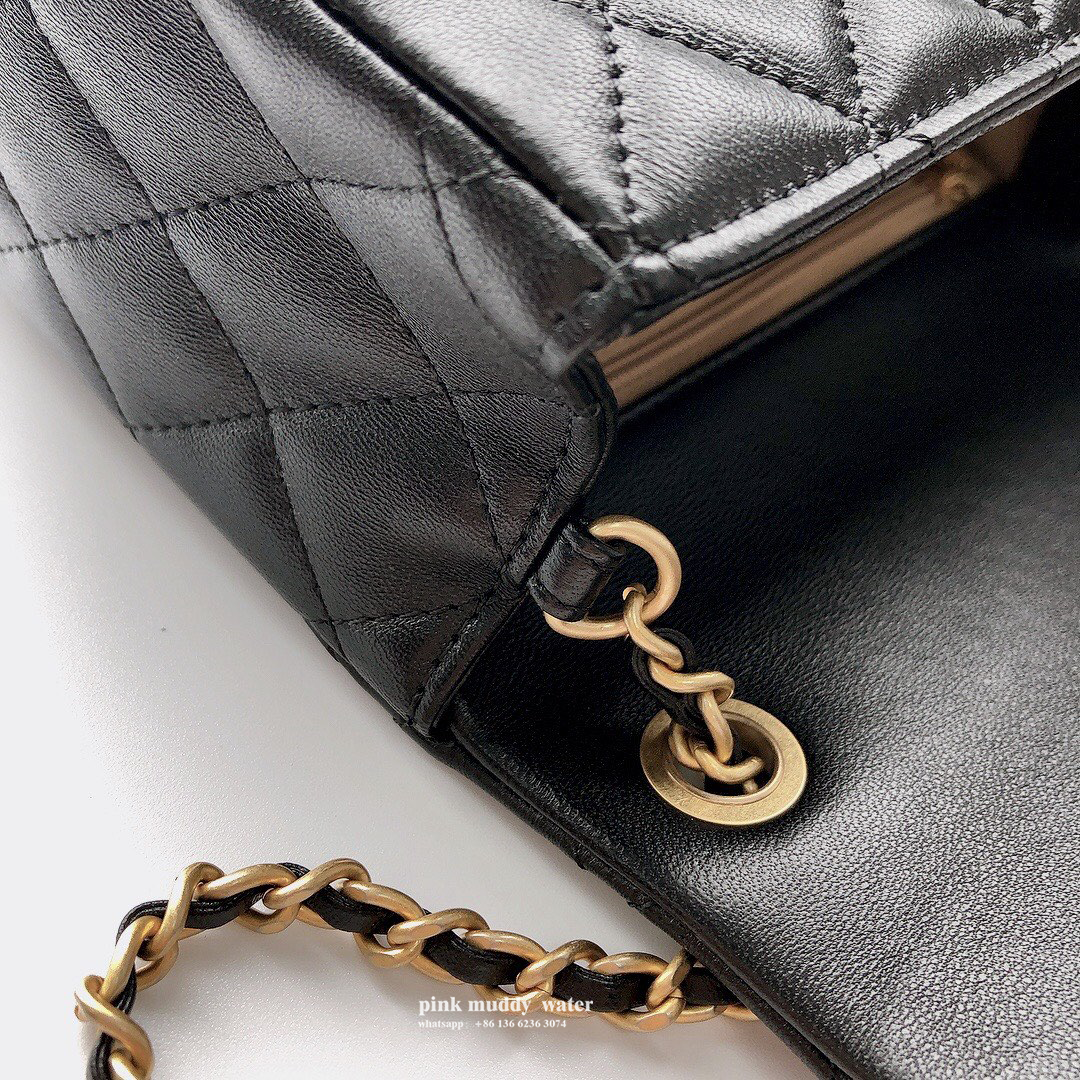 CHANEL 23K Crossbody Bag