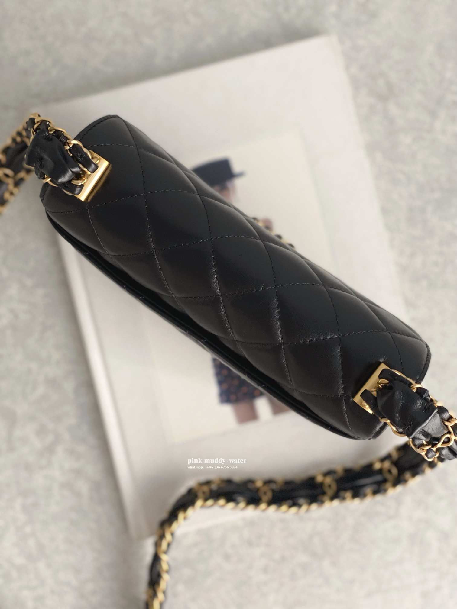 CHANEL 23K 19 Hobo Tofu Bag