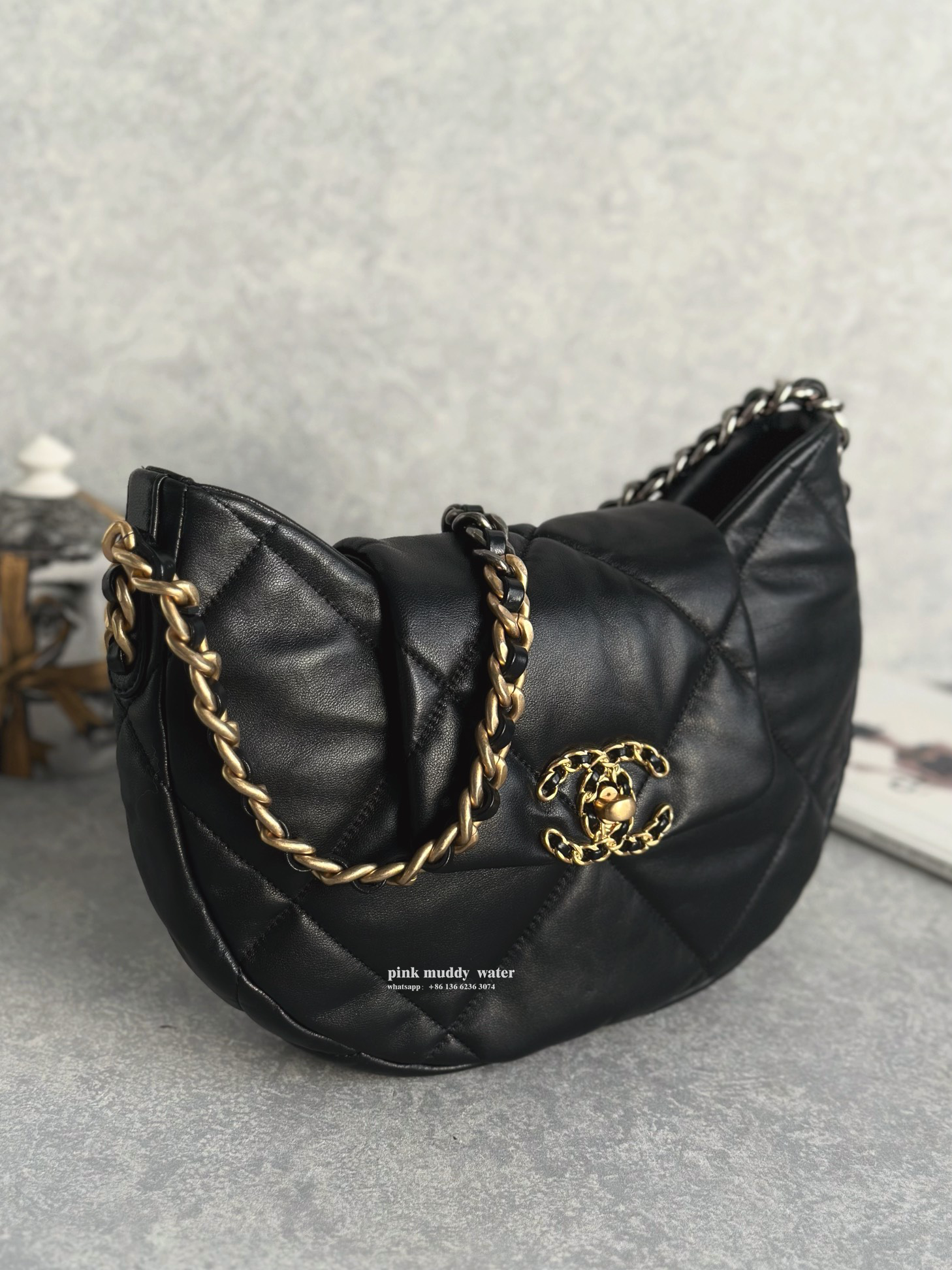 CHANEL19Bag 24C