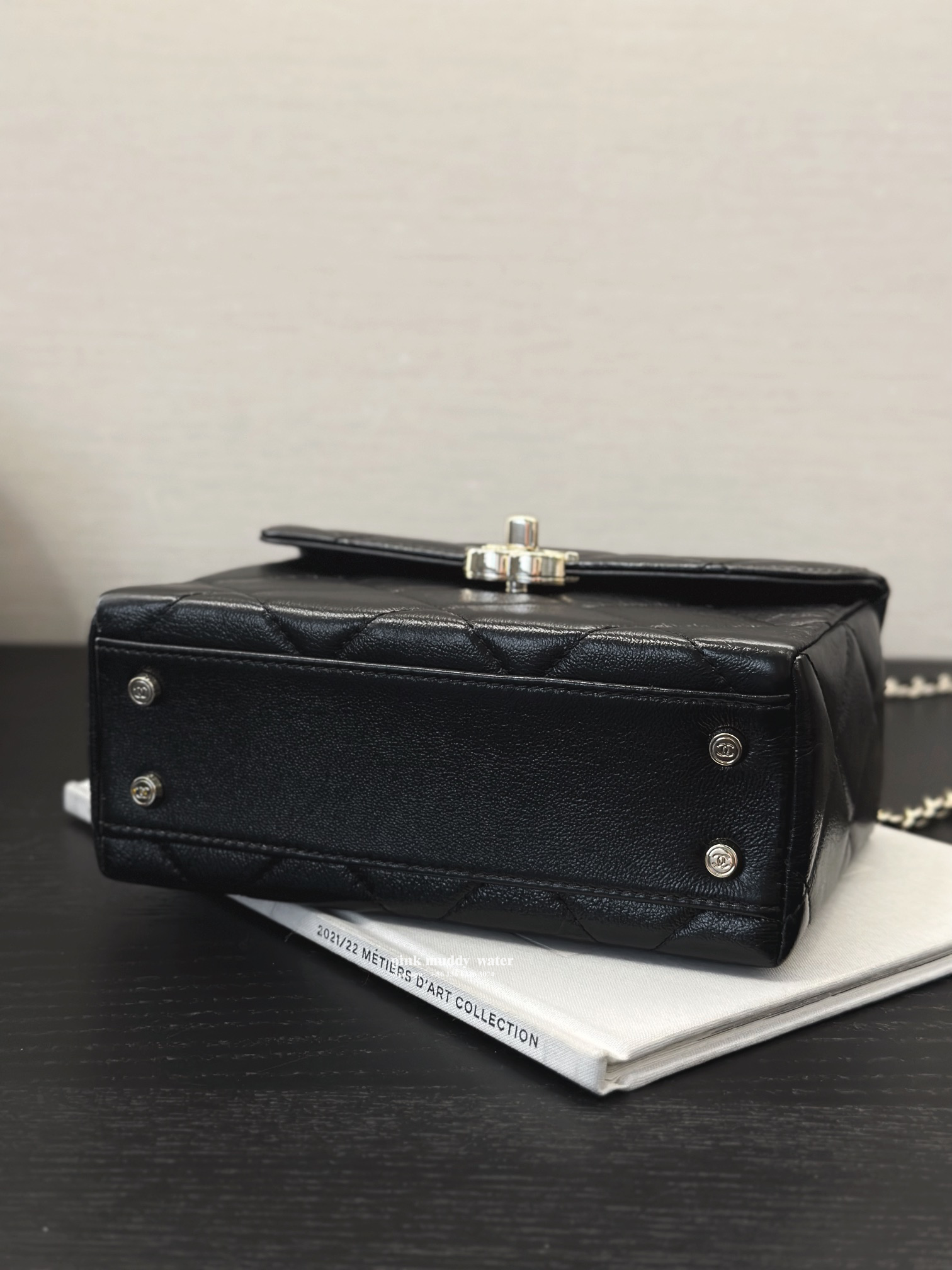 CHANEL 23K Crossbody Handbag