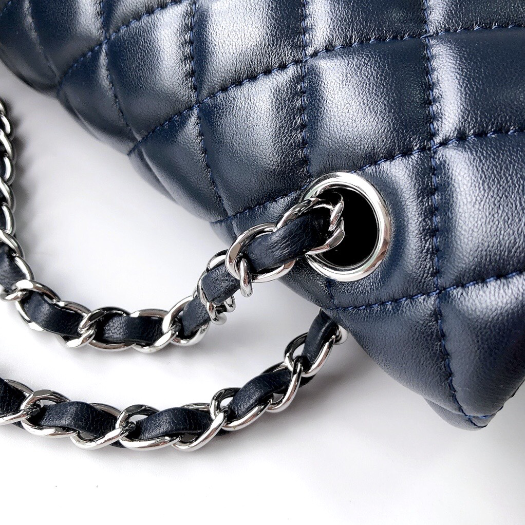 CHANEL Classic Flap CF