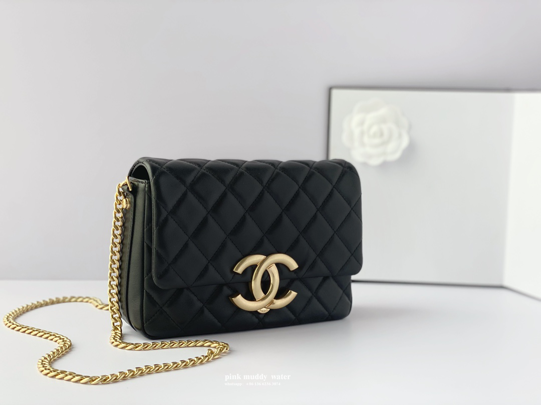 CHANEL 23P chain gold logo