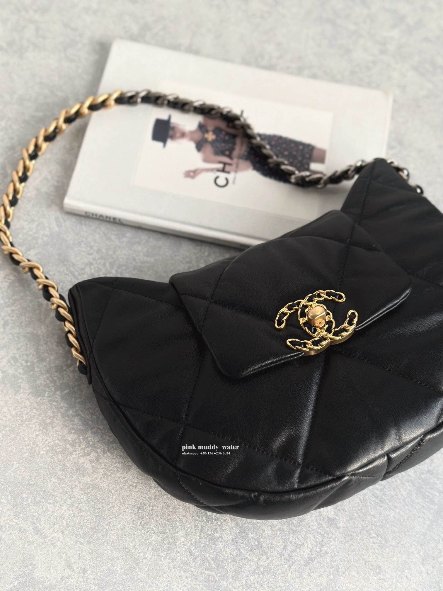 CHANEL19Bag 24C