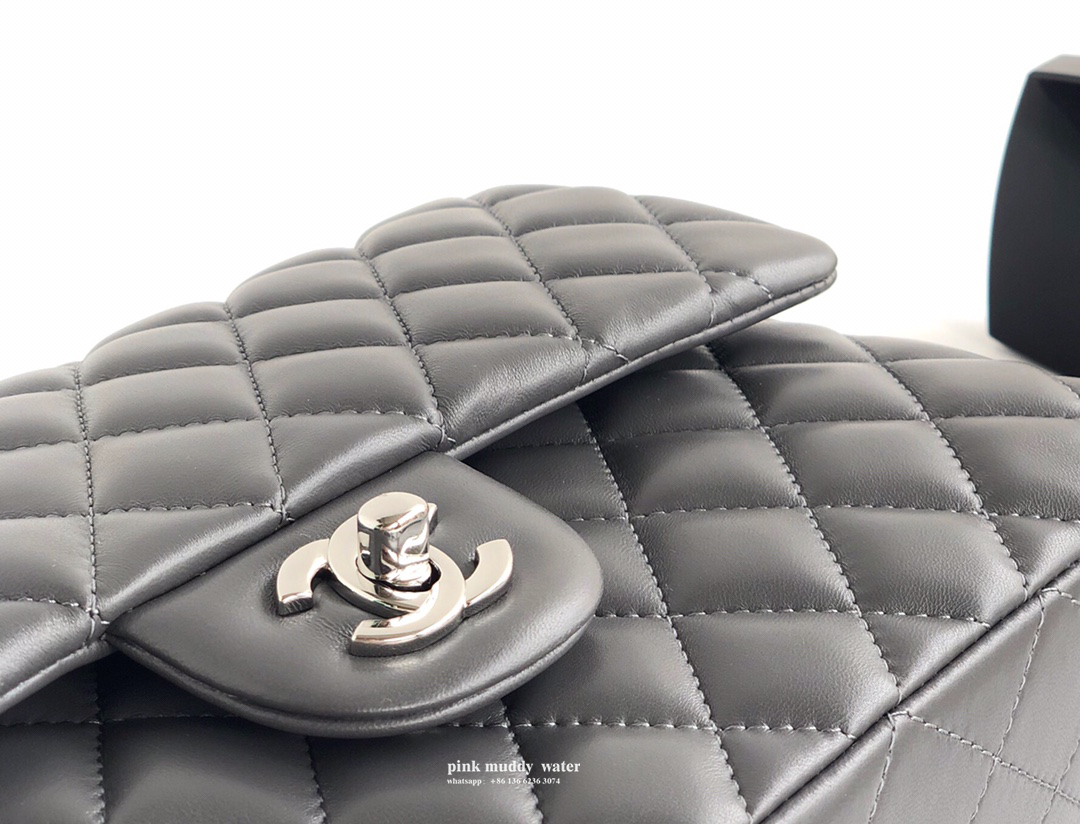 CHANEL Classic Flap CF