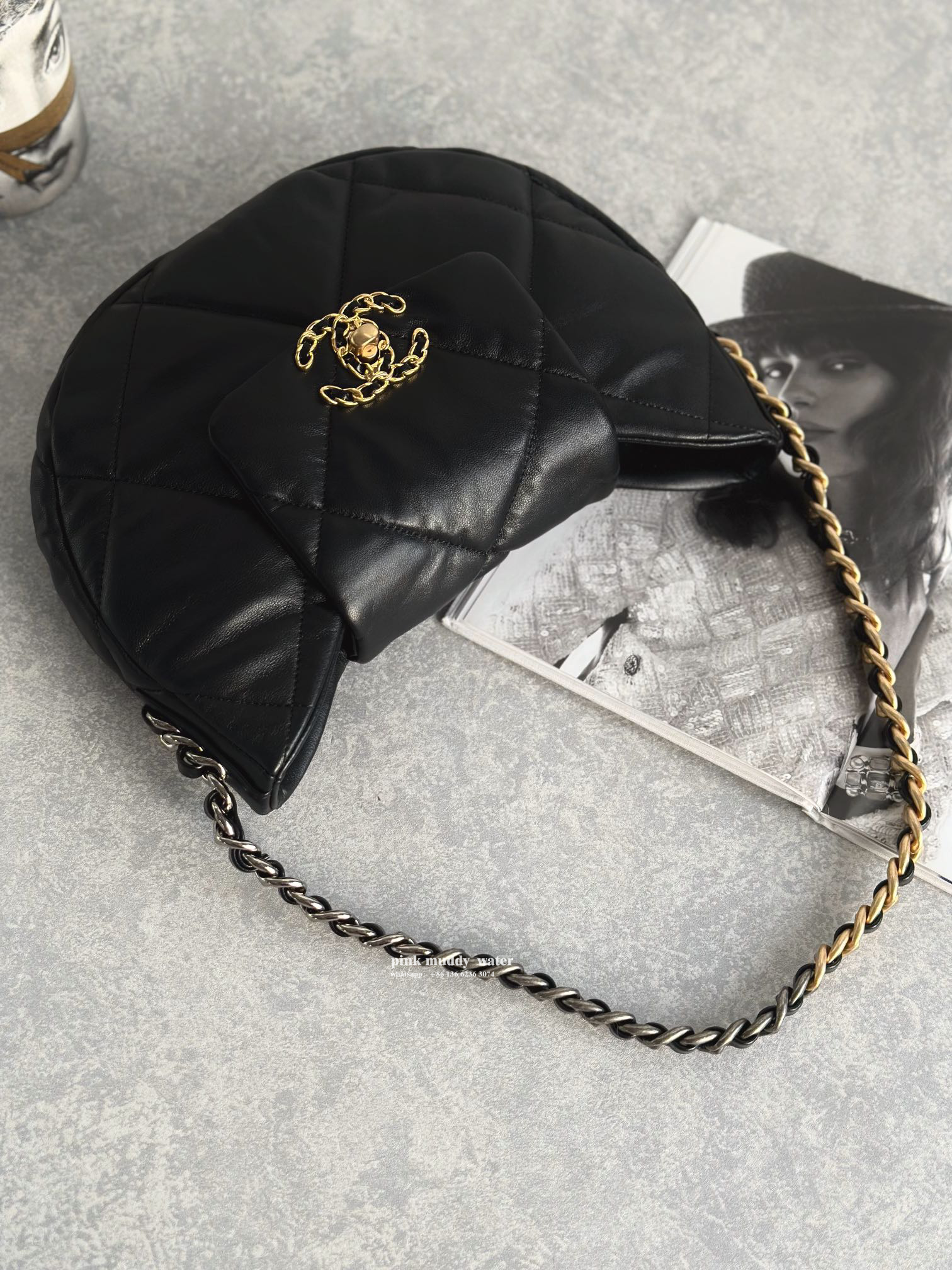 CHANEL19Bag 24C