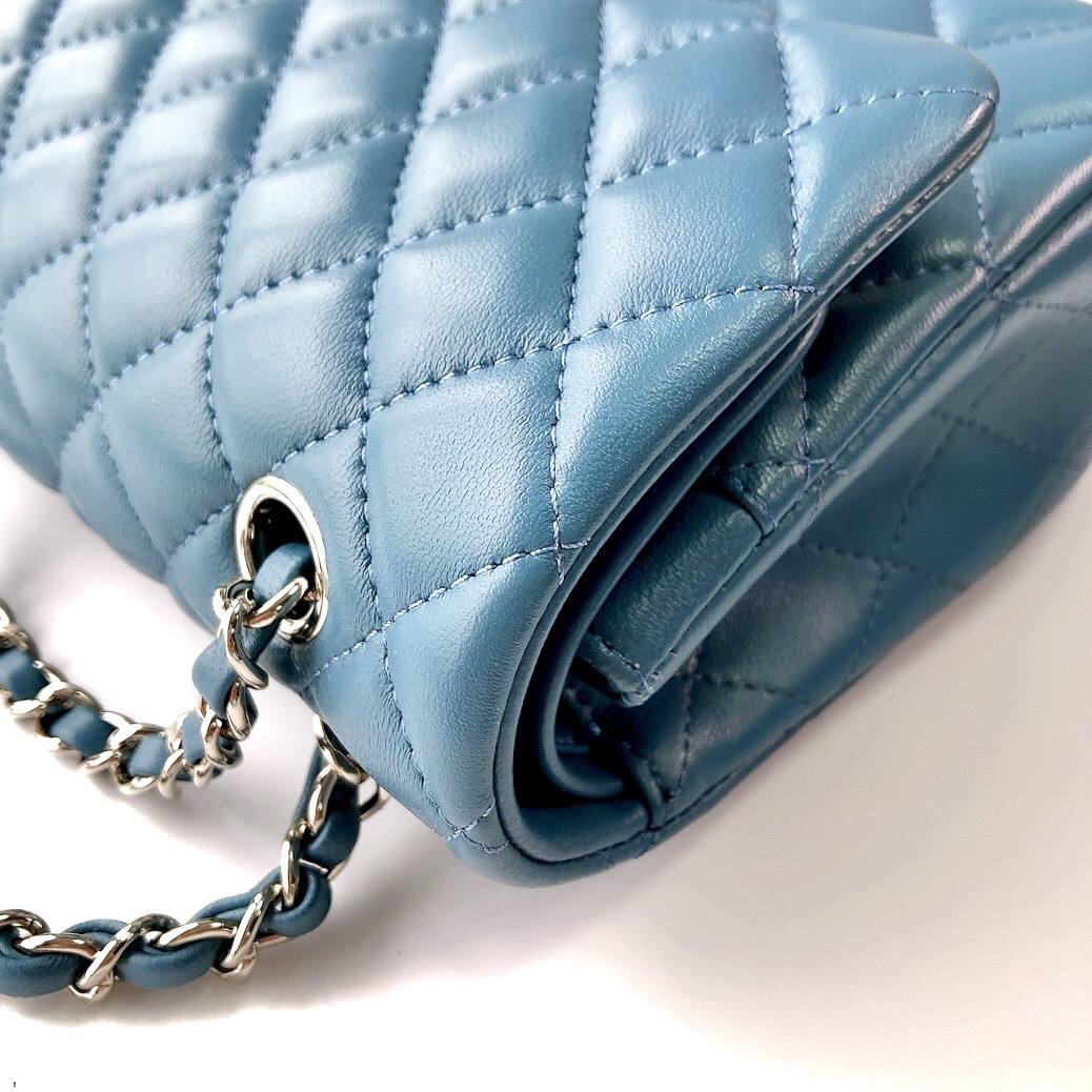 CHANEL Classic Flap CF