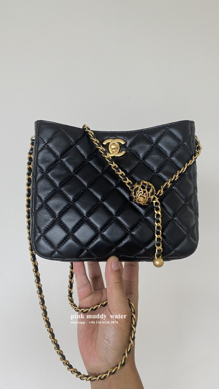 CHANEL Chain Tote