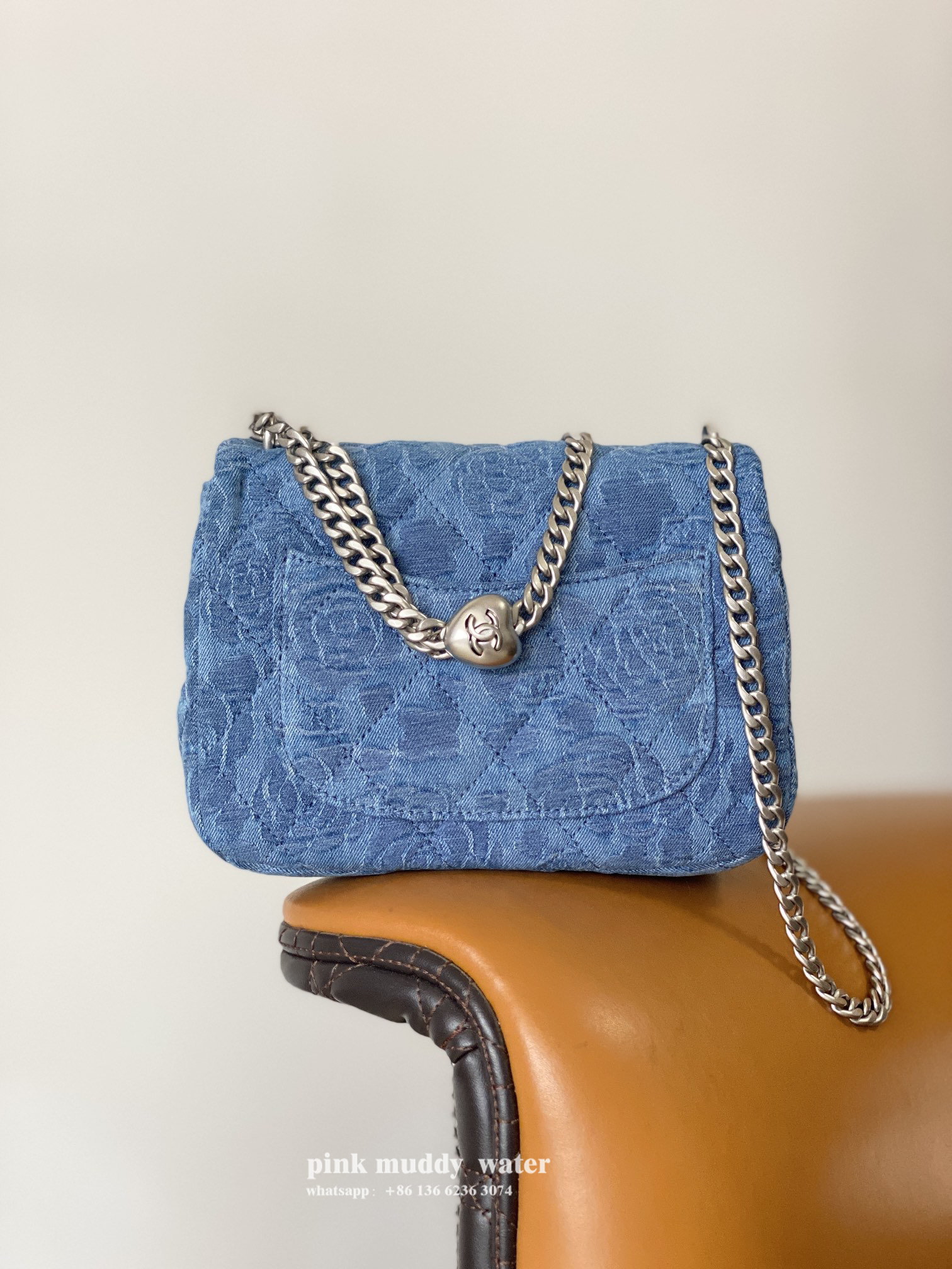 CHANEL 23K Crossbody Bag