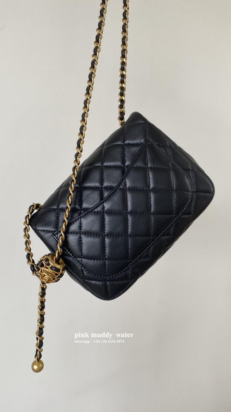 CHANEL 23K Crossbody Bag