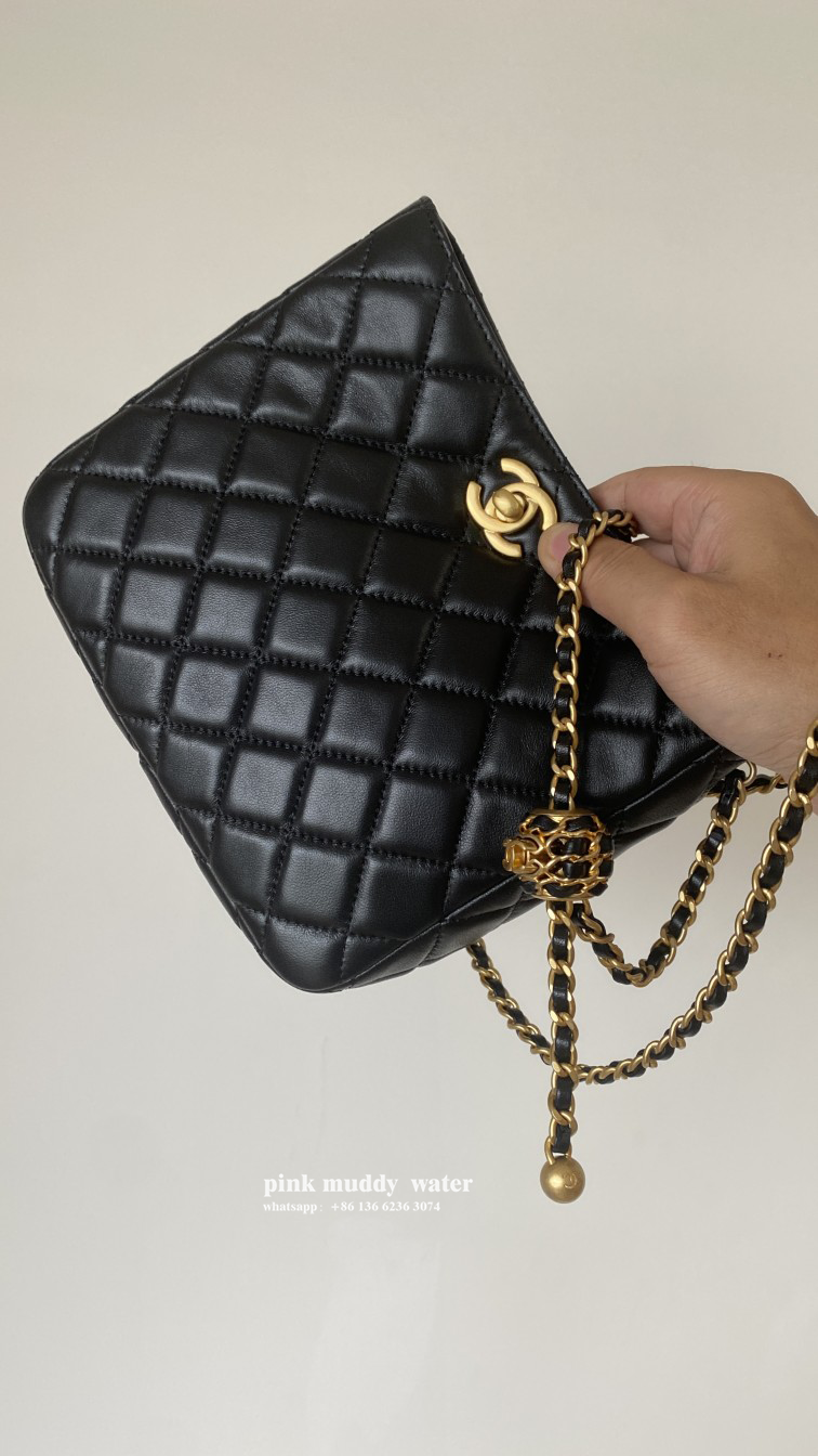 CHANEL Chain Tote