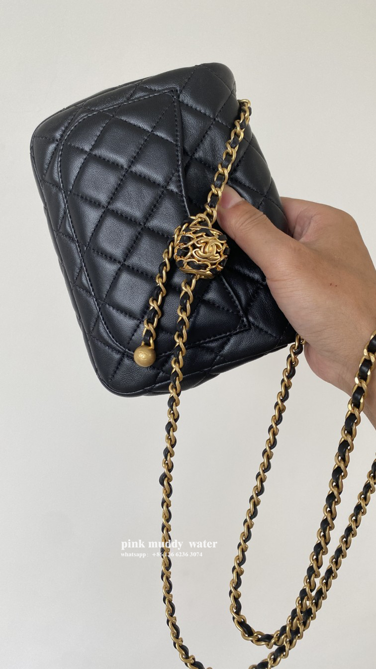 CHANEL 23K Crossbody Bag