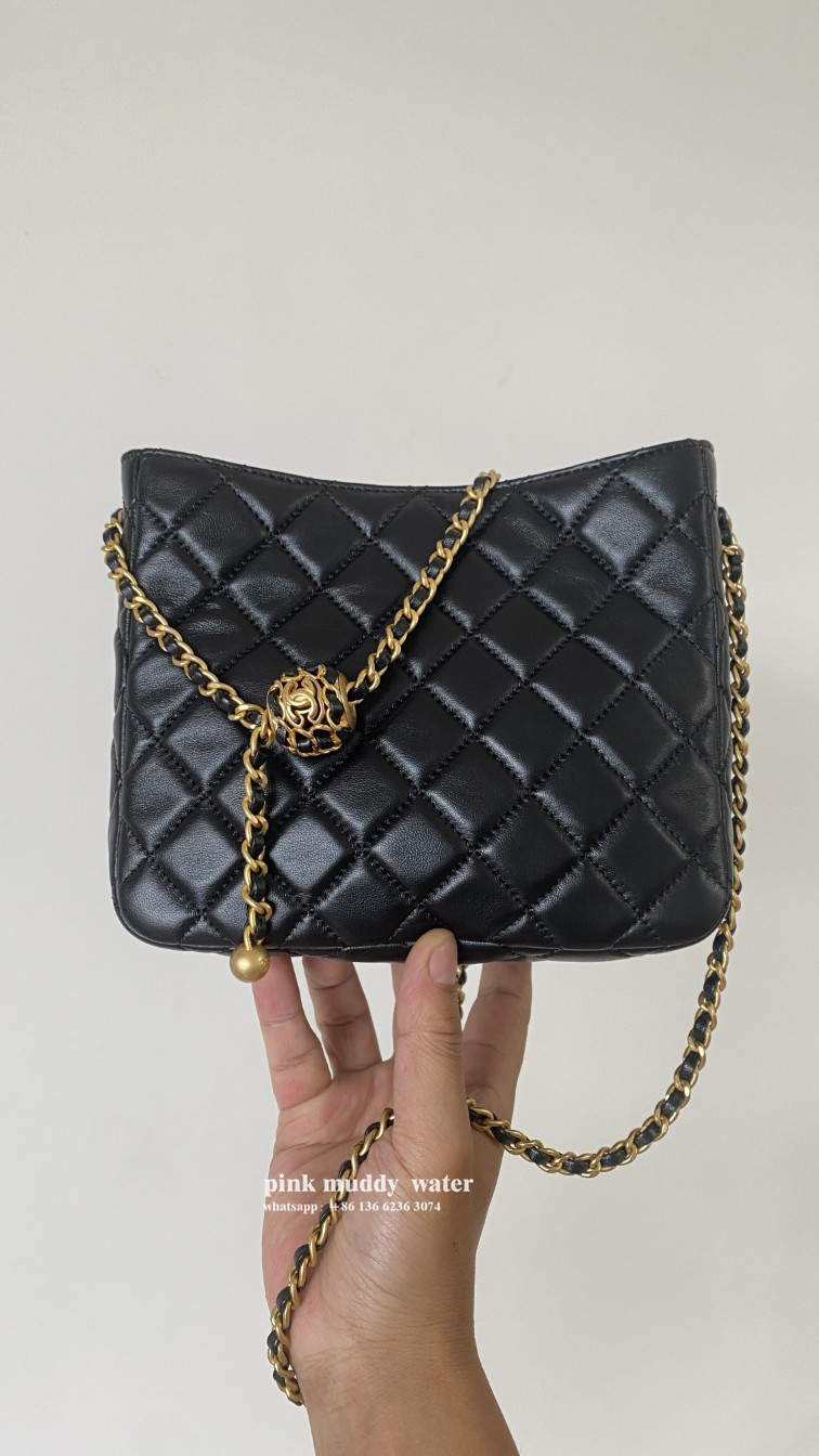 CHANEL Chain Tote