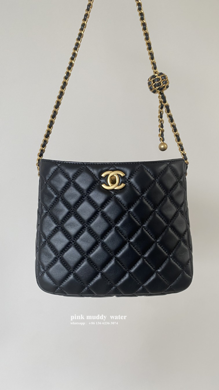 CHANEL Chain Tote