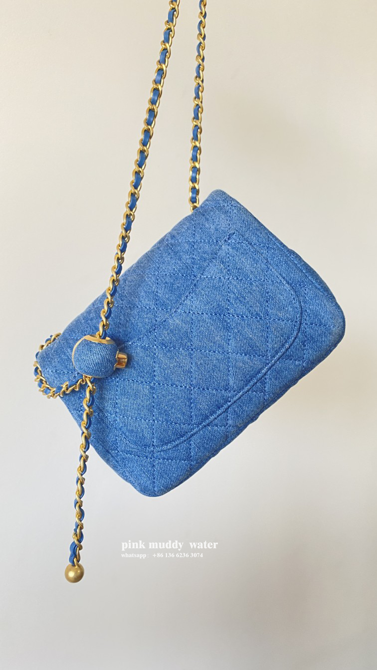 CHANEL 23K Crossbody Bag