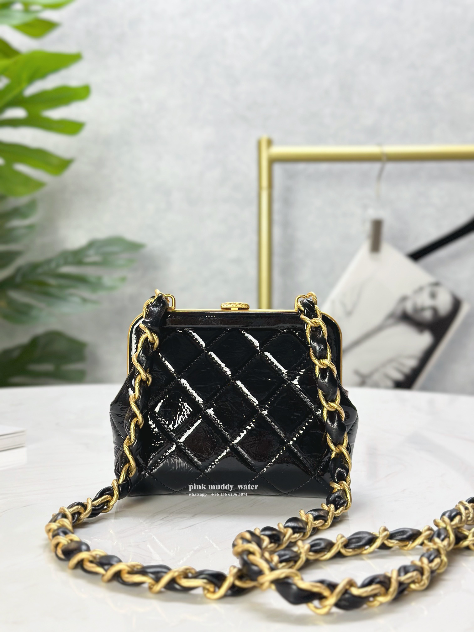 CHANEL 24A Bow Crossbody Bag