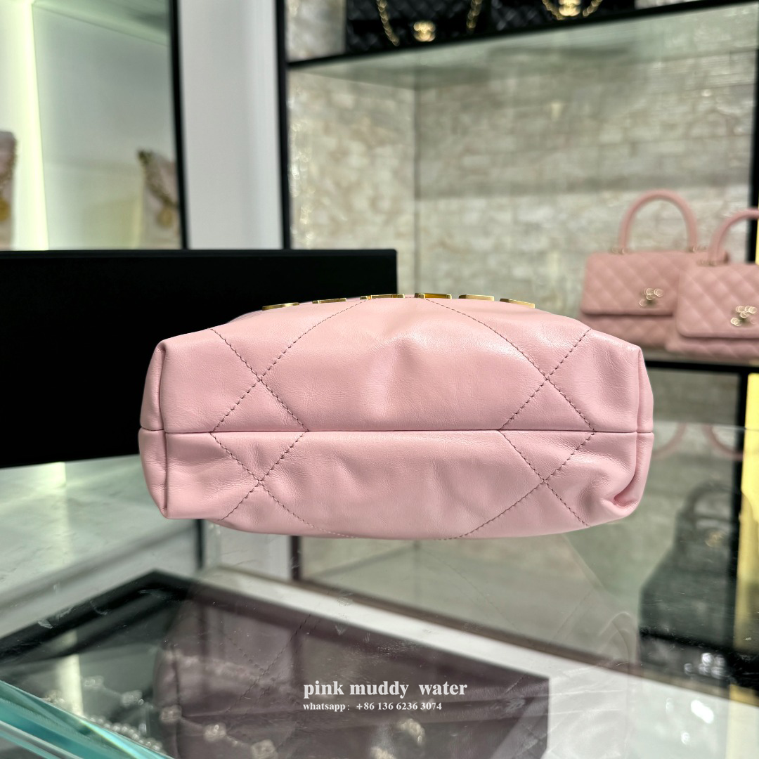 CHANEL 22Bag 23S Crossbody Bag