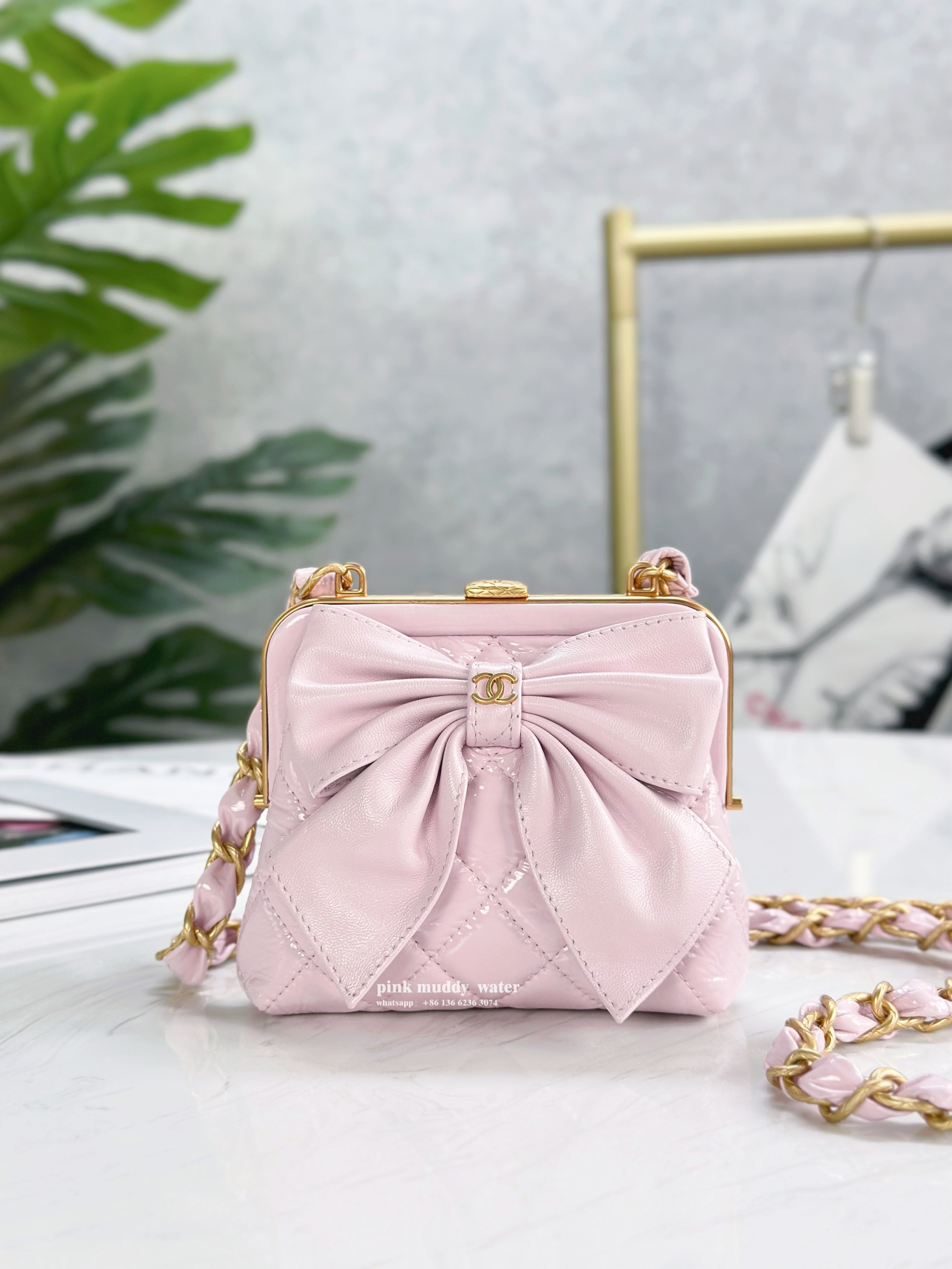 CHANEL 24A Bow Crossbody Bag