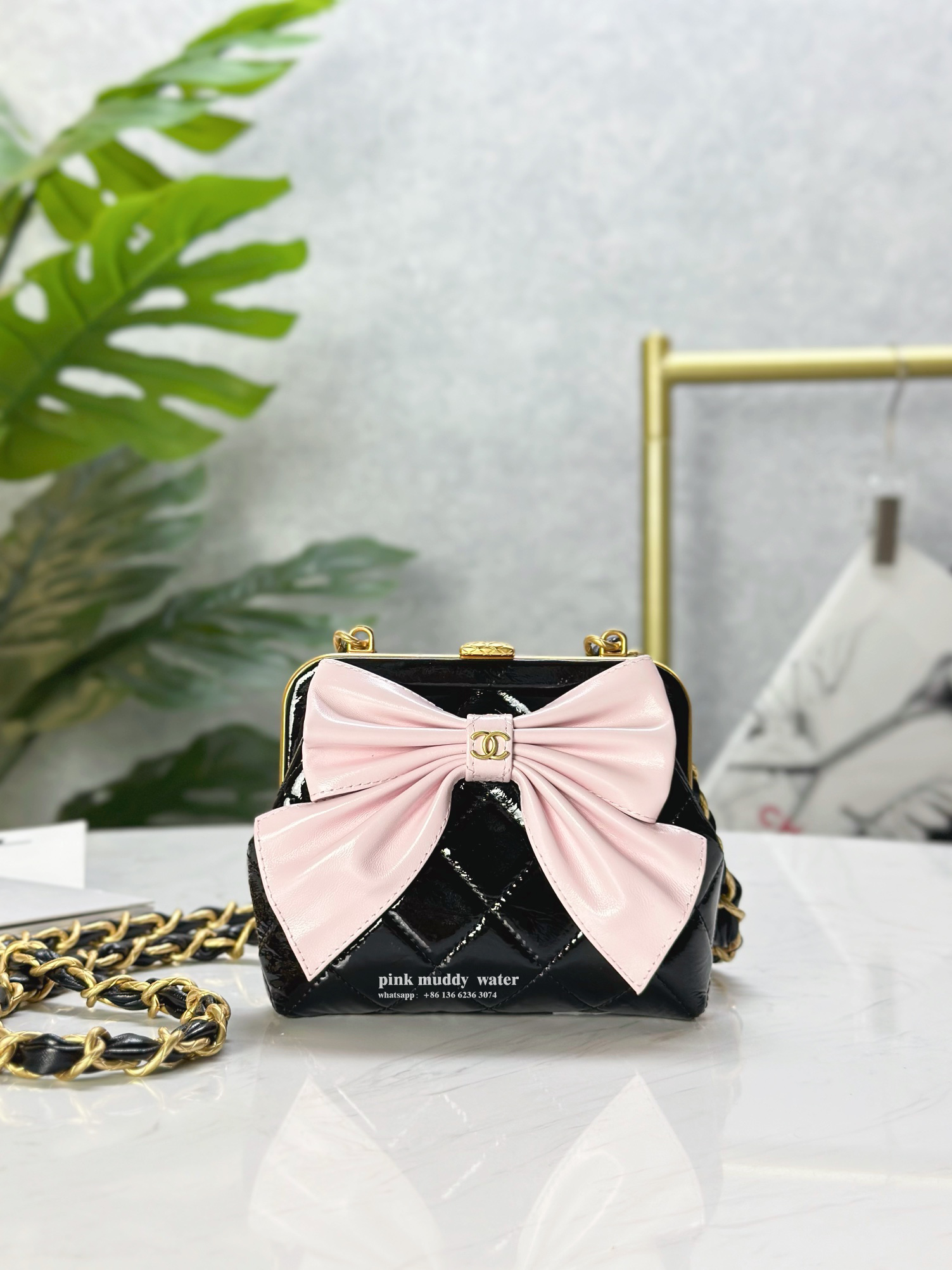 CHANEL 24A Bow Crossbody Bag