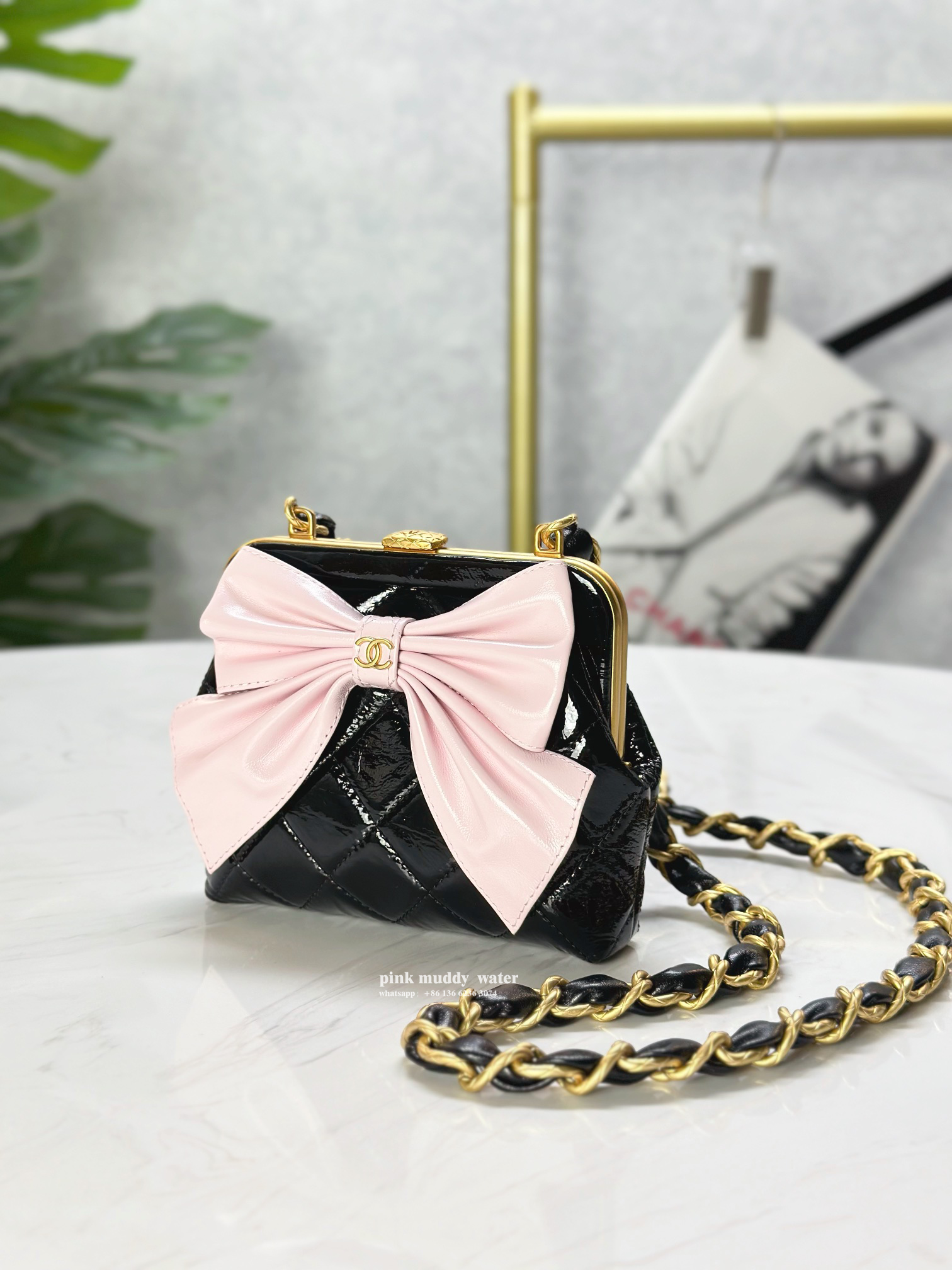 CHANEL 24A Bow Crossbody Bag