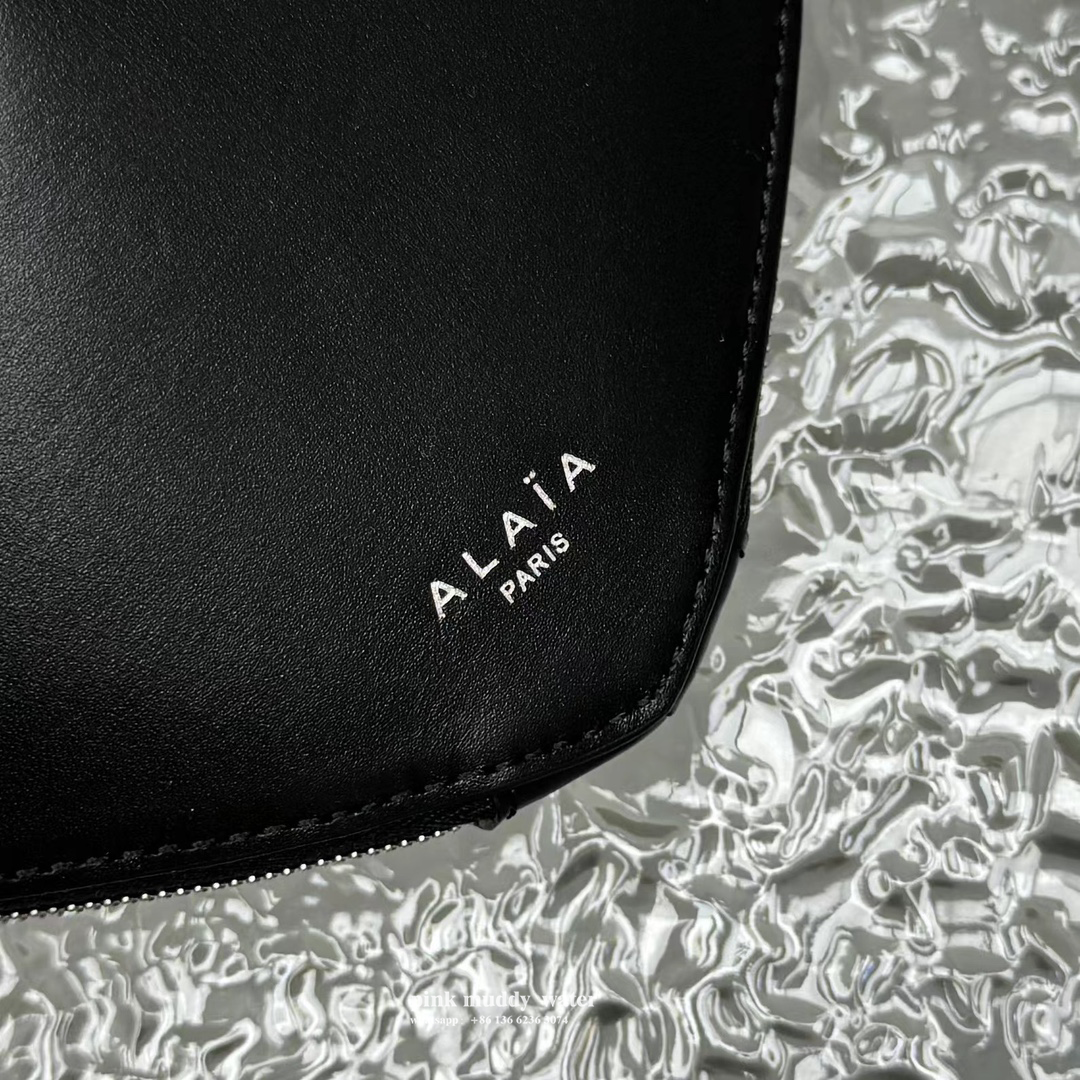 Alaia bag