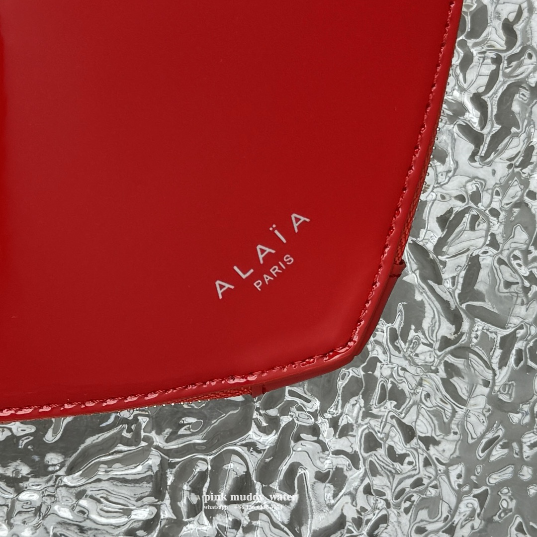 Alaia bag