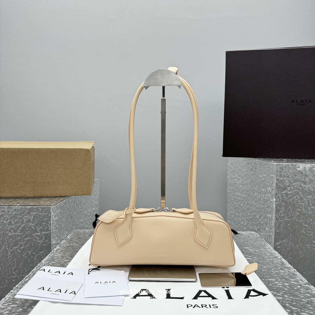 Alaia bag