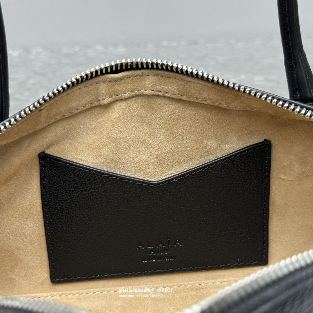 Alaia bag
