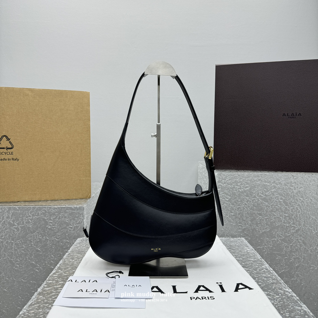 Alaia bag