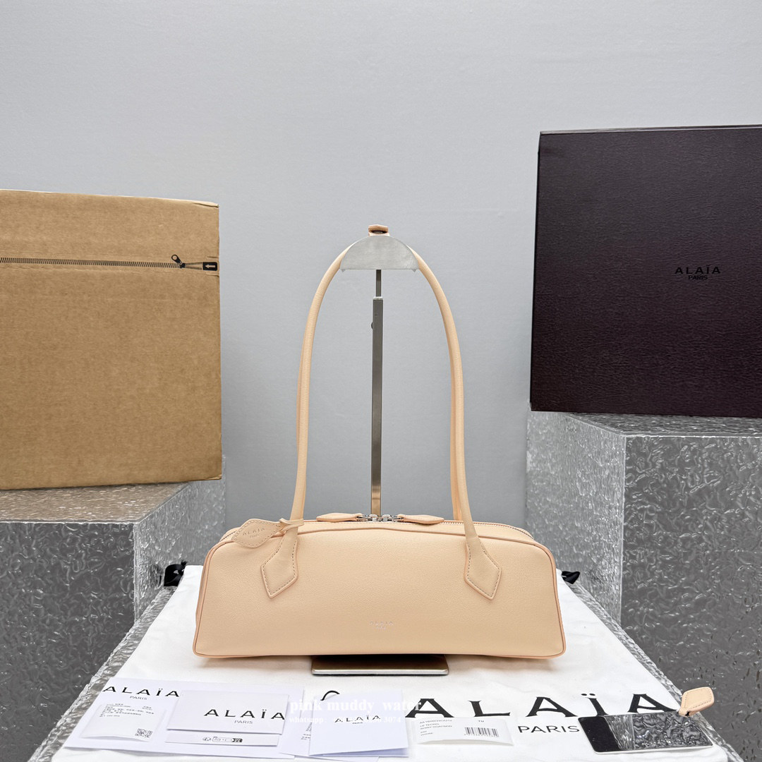 Alaia bag