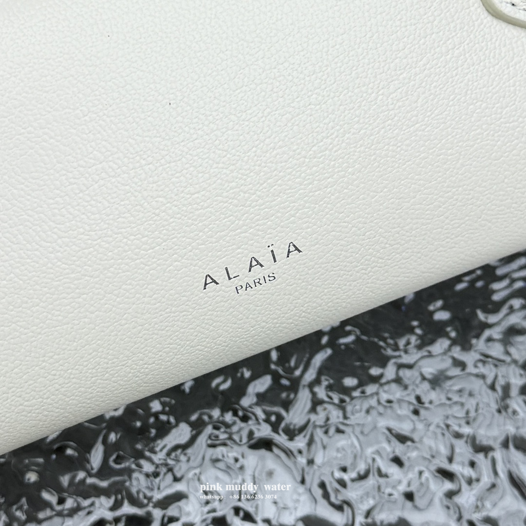 Alaia bag