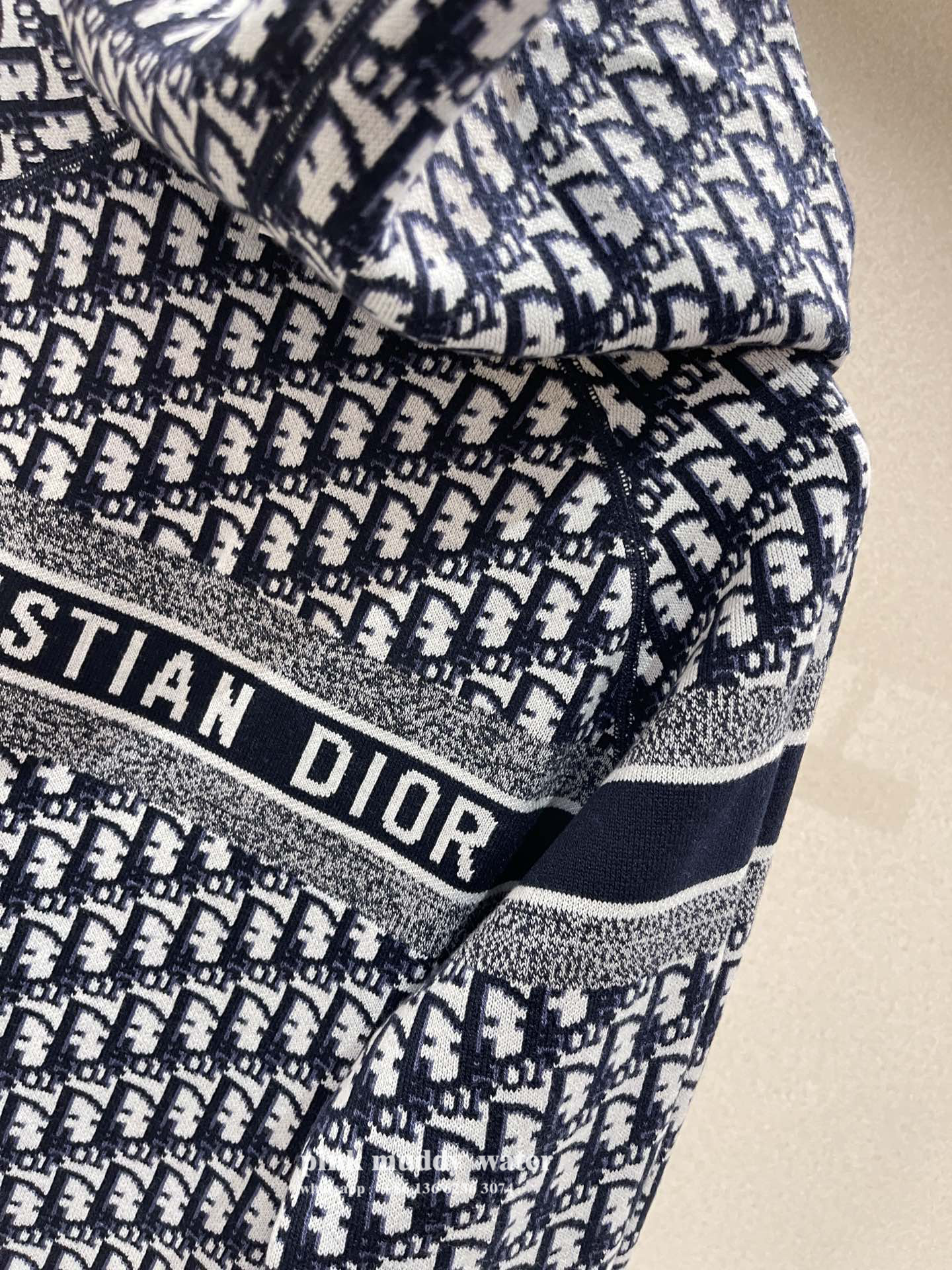 REVERSIBLE ZIPPED CARDIGAN WITH HOOD