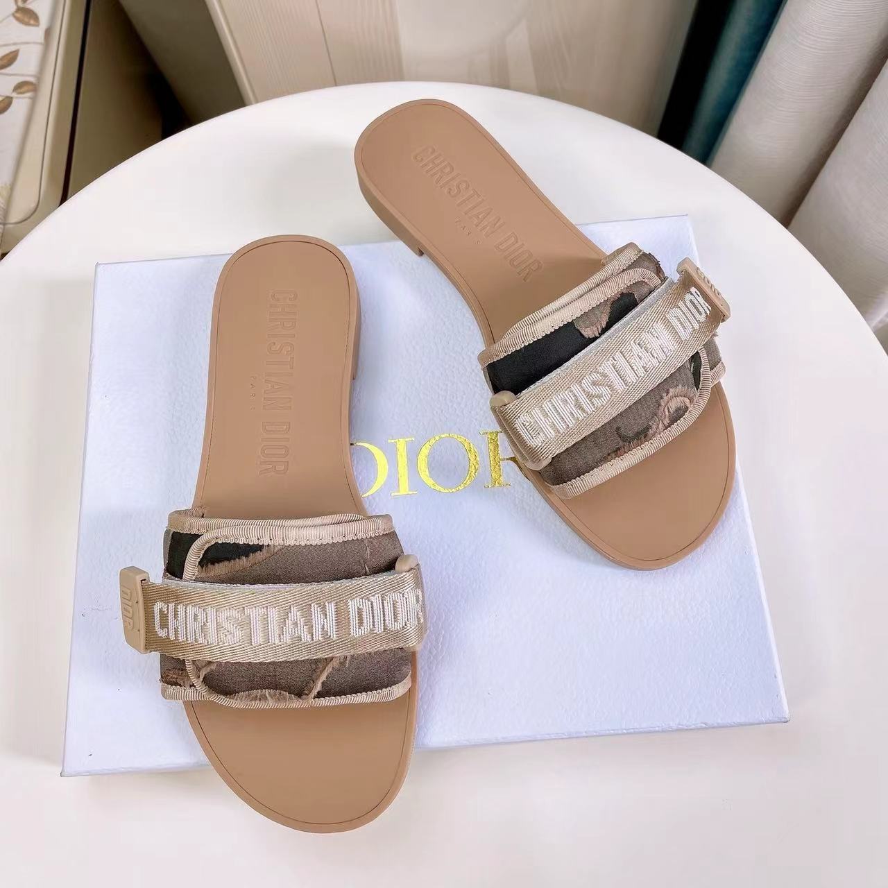 Dior DWAY Slide Slipper Sandals With Adjustable Type Slide Sandal ...