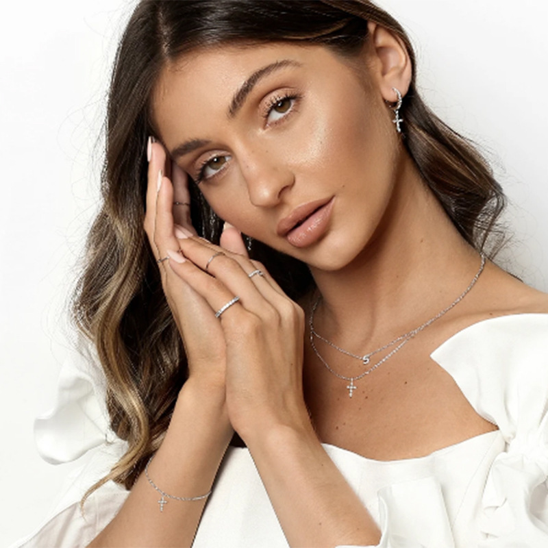 diamond cross necklace