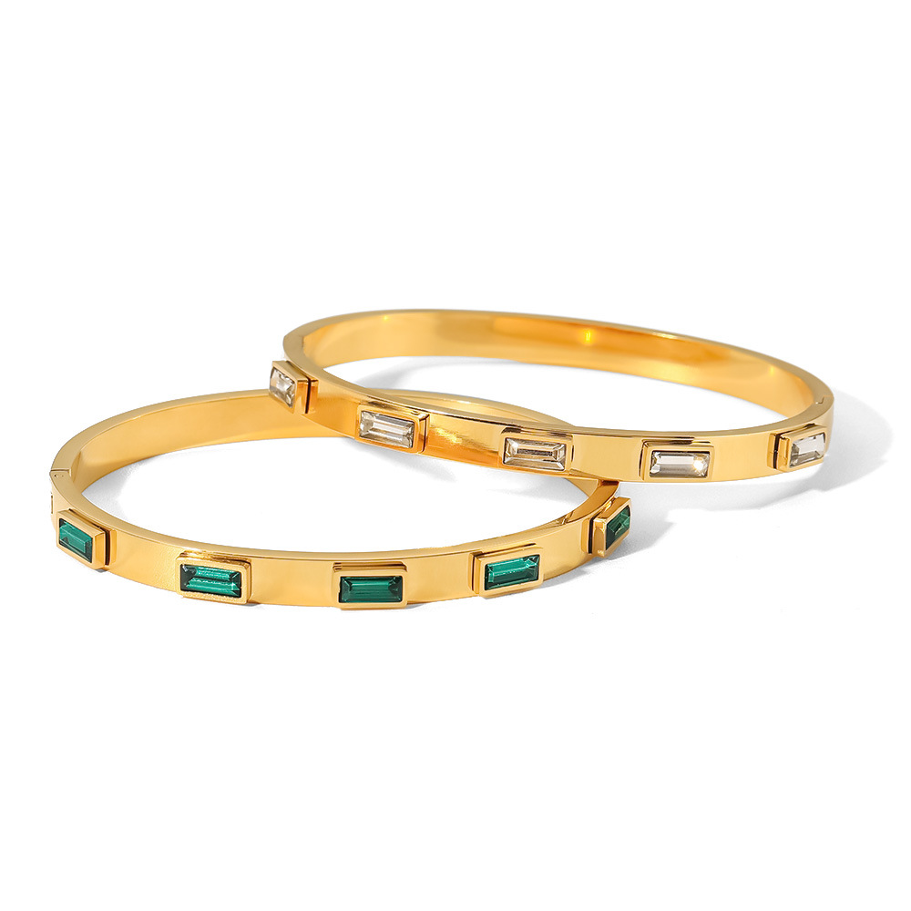 minimalist diamond cuff