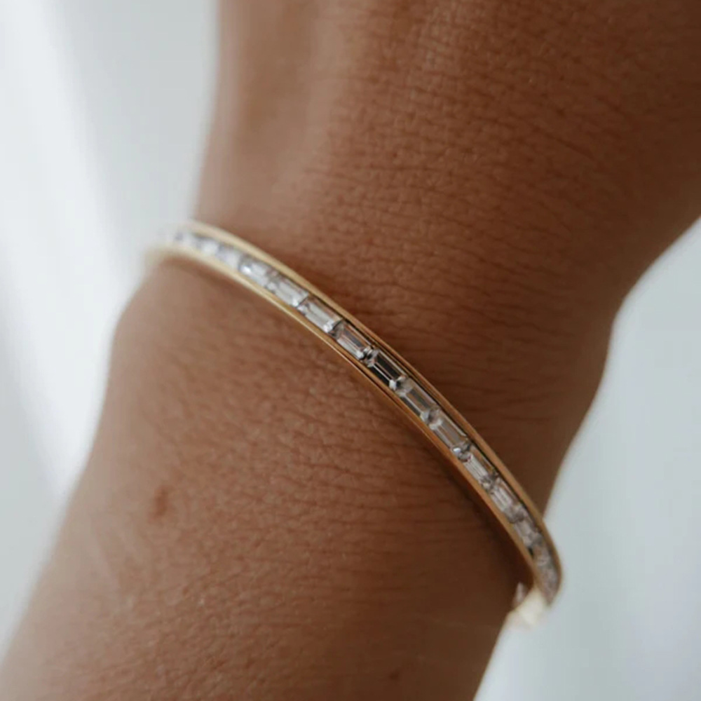minimalist diamond cuff