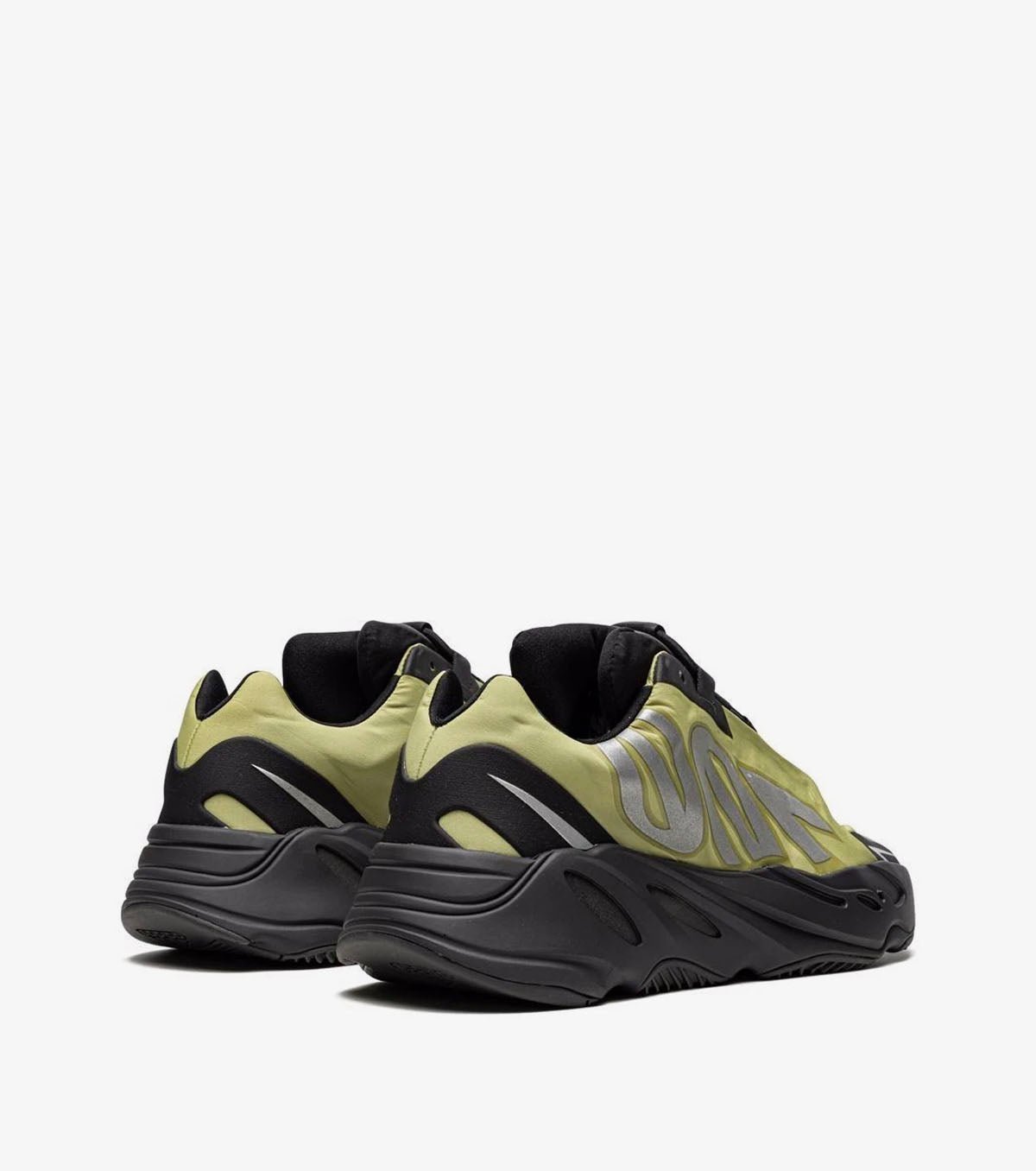 YEEZY 700 MNVN 