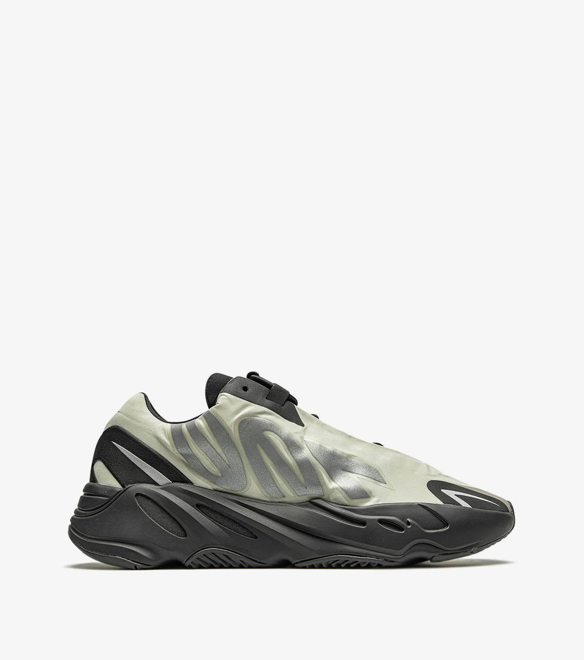 Yeezy Boost 700 MNVN 