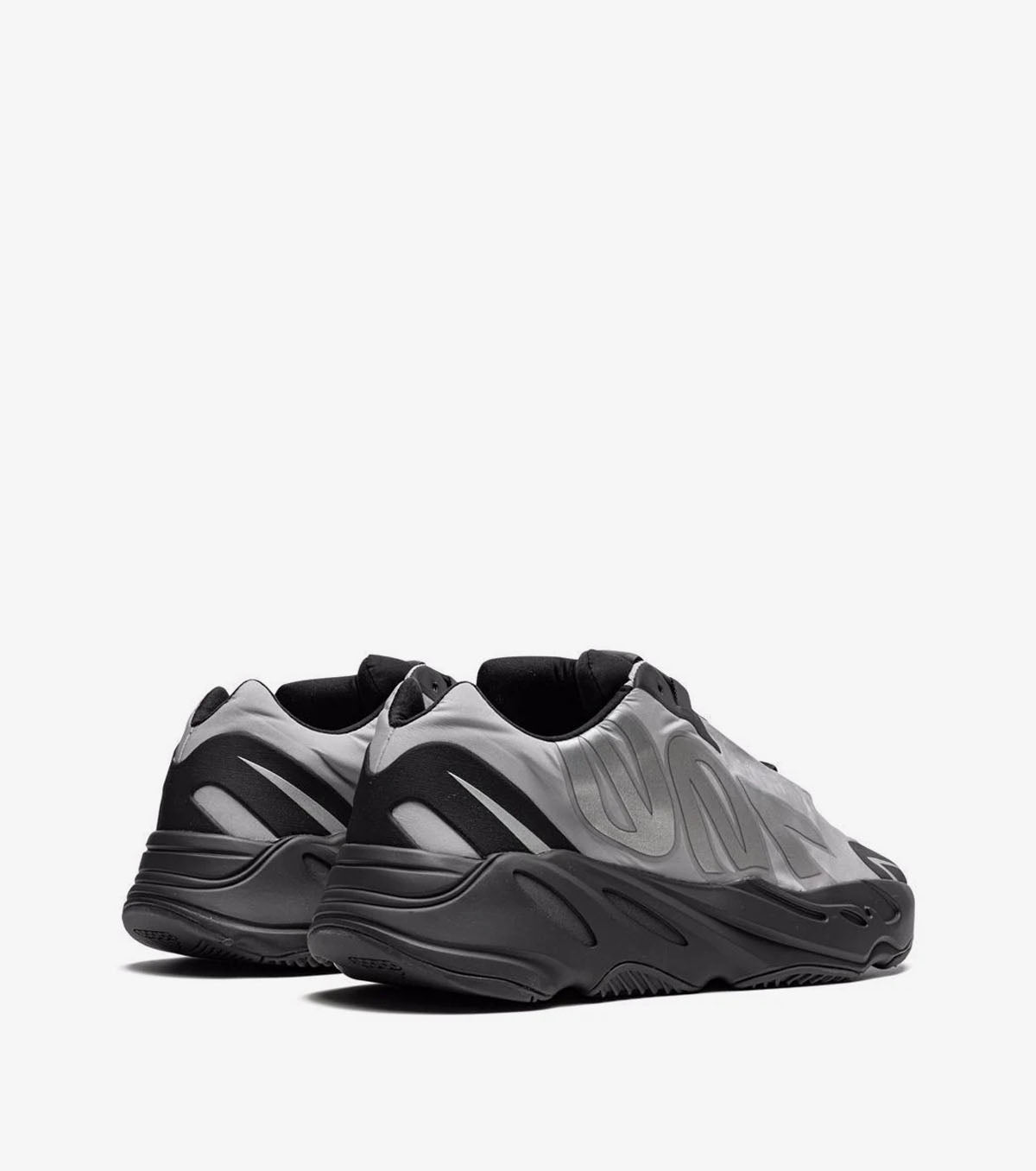 YEEZY 700 MNVN 