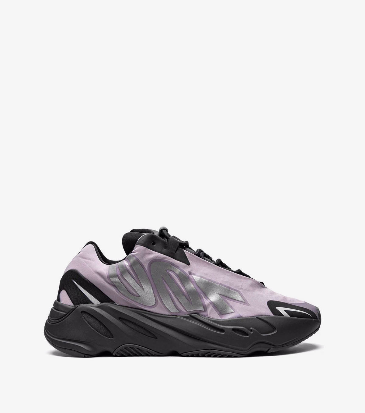 YEEZY 700 MNVN 