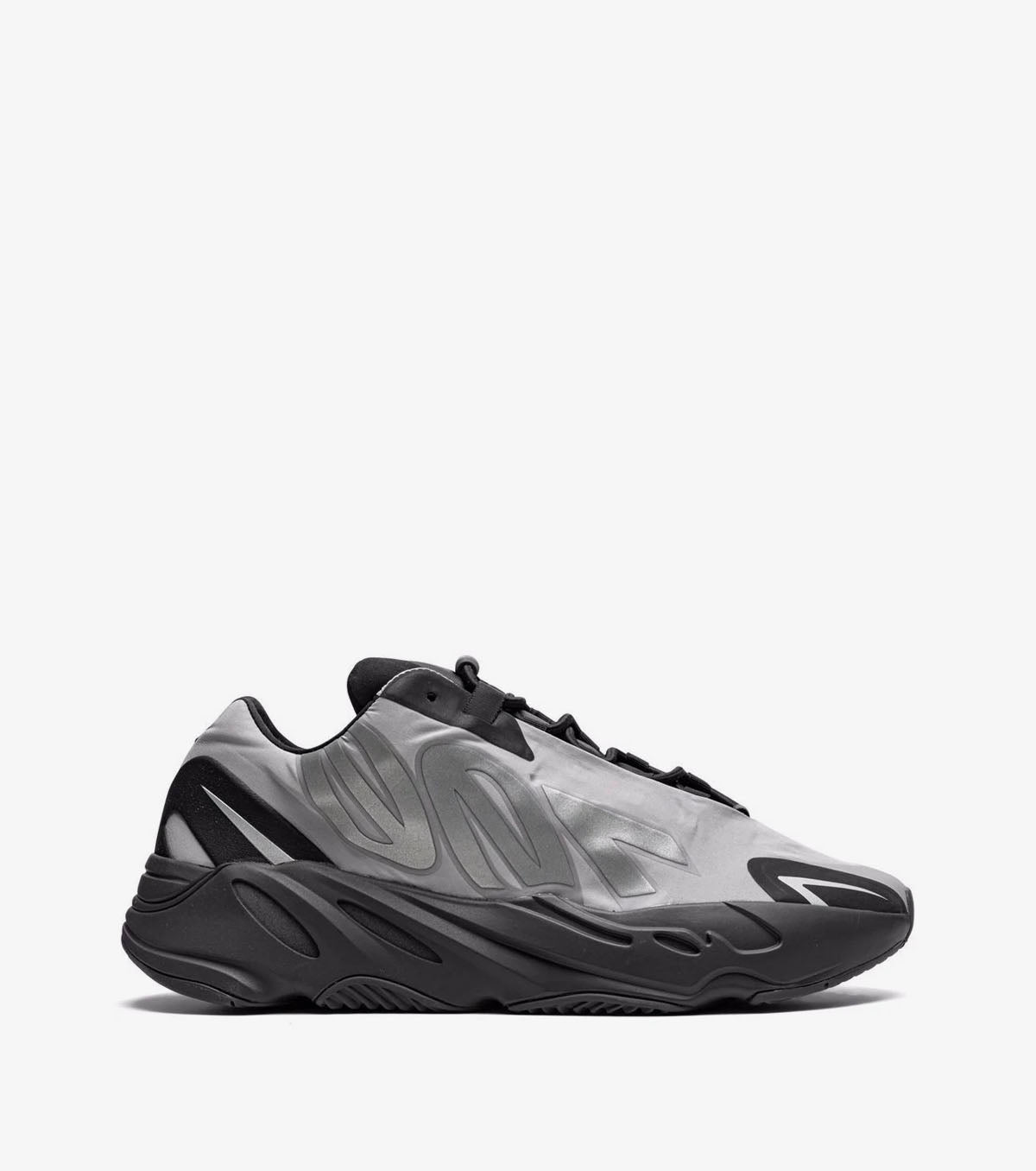 YEEZY 700 MNVN 